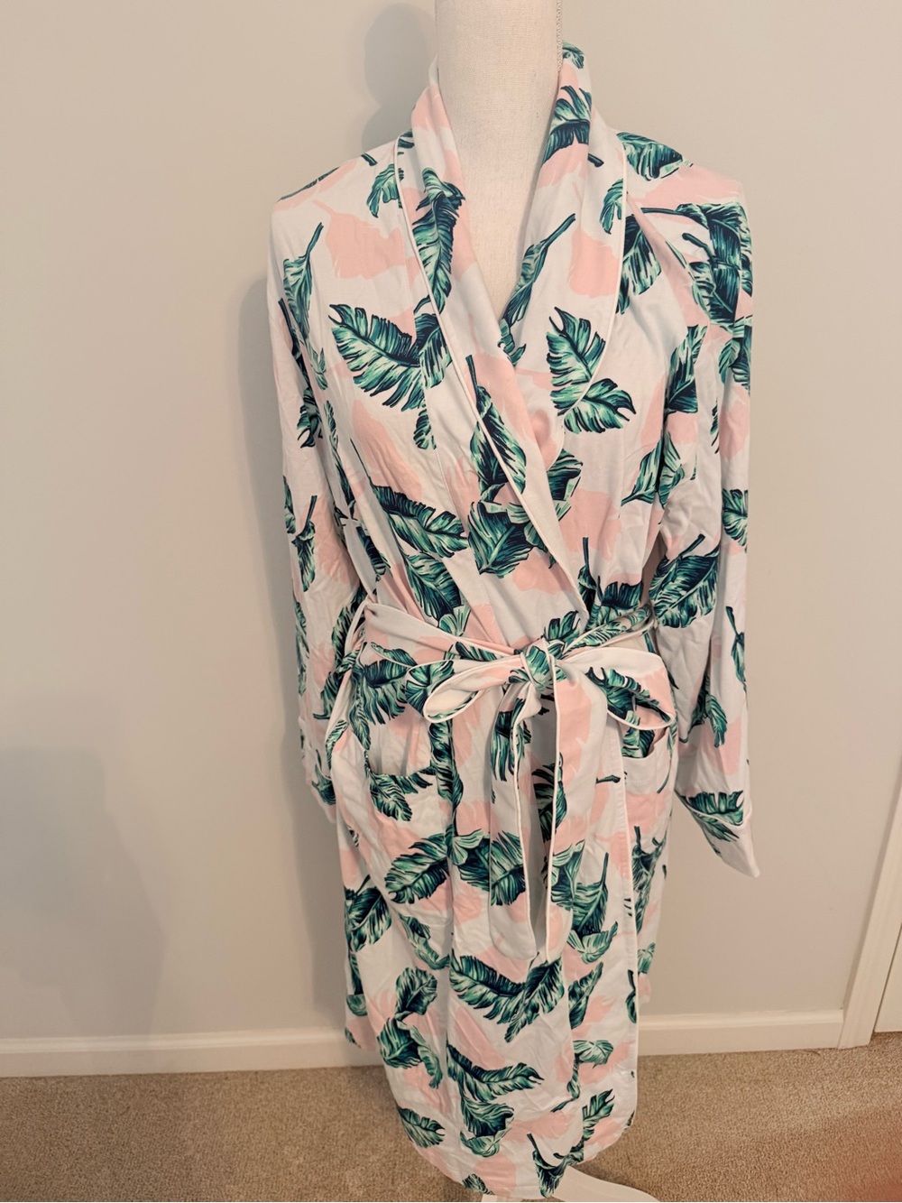 NWT- Petite Plume Women's Tropical Leaf Lightweight Robe